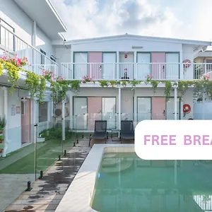  Vandrarhem Surf Boutique Backpackers - Free Breakfast